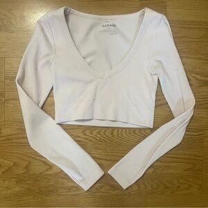 garage long sleeve ribbed crop top v neck in light pink